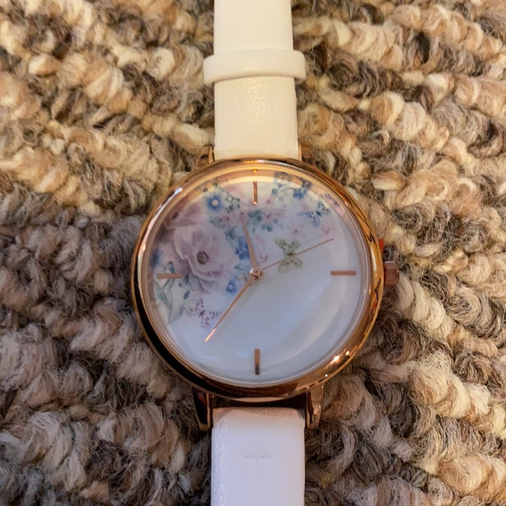 Watch - Picture 2 of 3